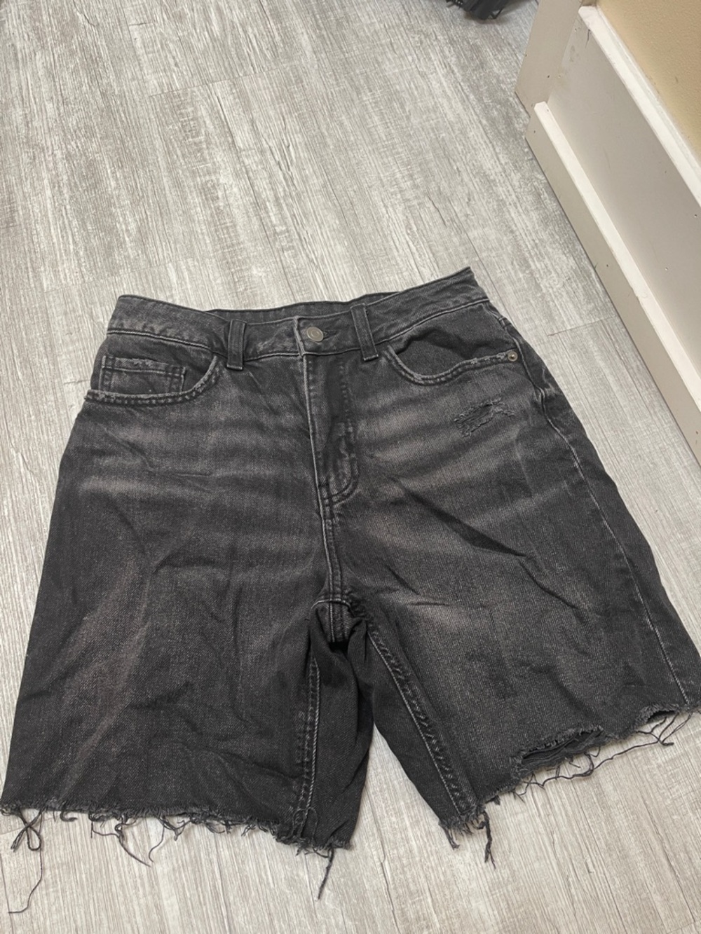 No Boundaries Black Washed High-Rise Cutoff Shorts